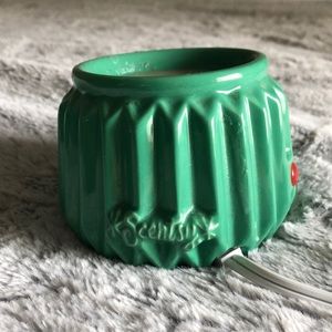 Small Scentsy warmer